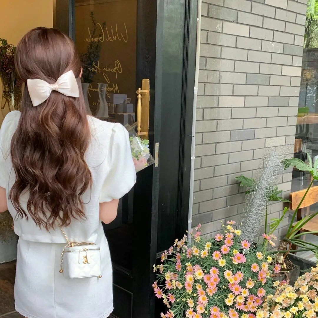 红色地毯黑色梦